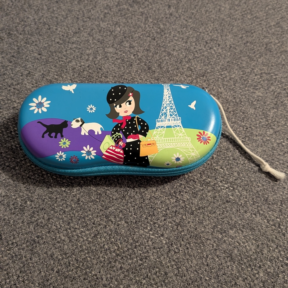 Paris-Themed Glasses Case